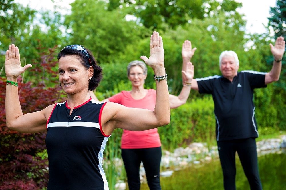 Training für Junggebliebene – Gruppentraining im Freien